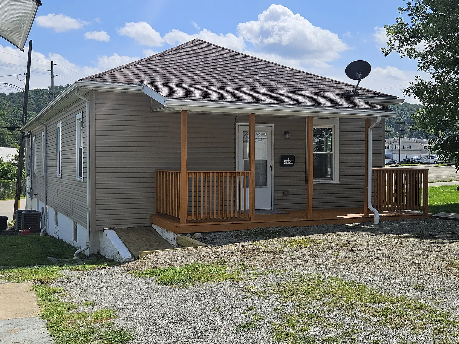 615 Chartiers Avenue — Photo 2