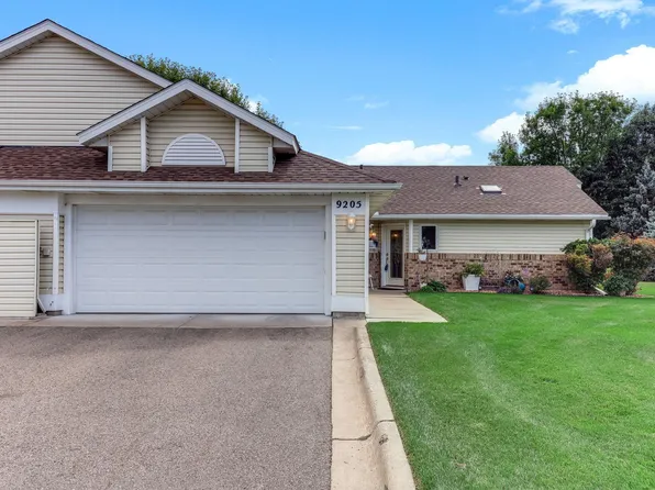 9205 Yorkshire Ln, Minneapolis, MN 55443