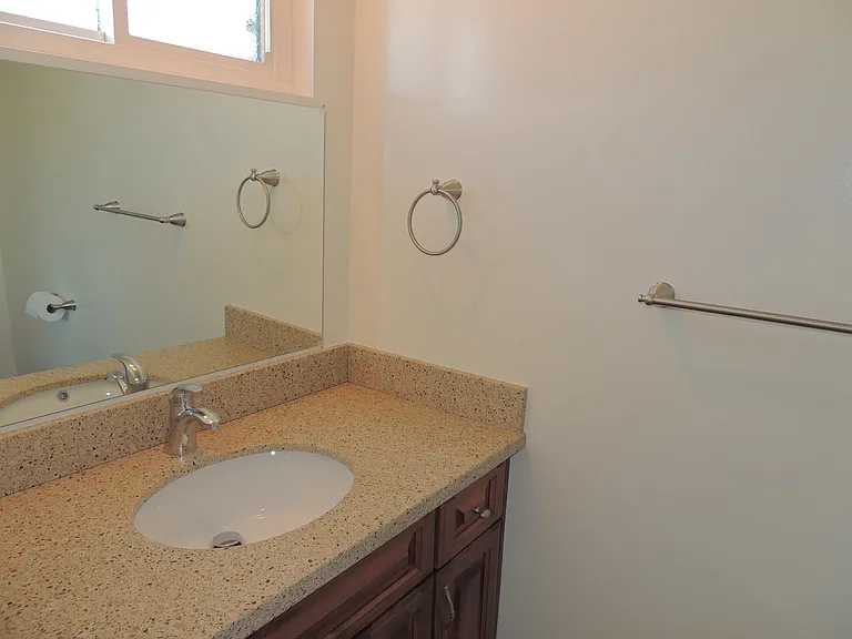 321 Gladys Ave #4 — Photo 20