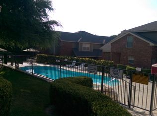 68 Chapel Hill Cir, San Antonio, TX 78240