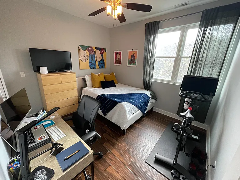 2nd bedroom