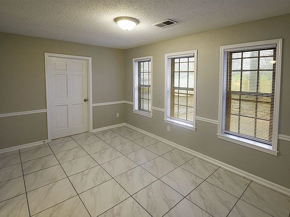 4th image of 5059 Hickory Bark Dr
