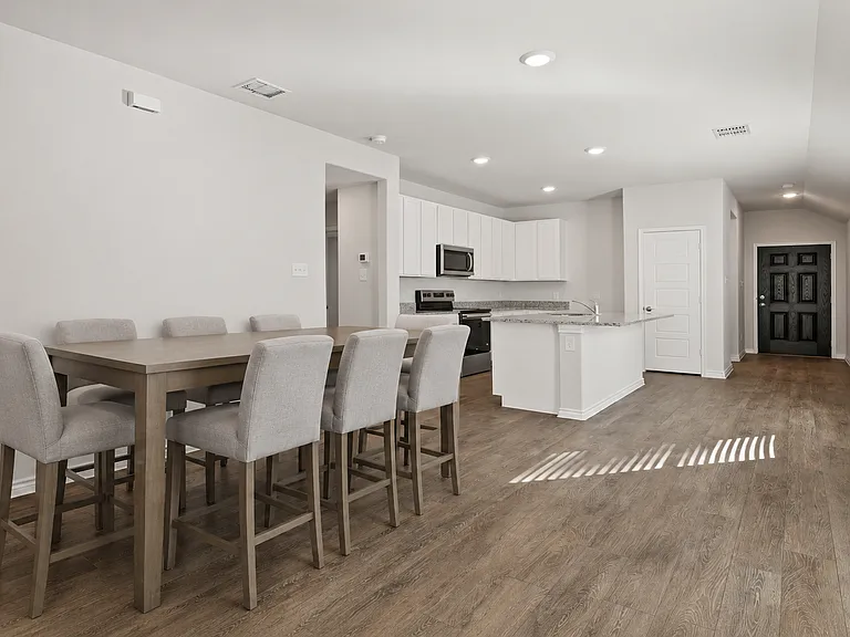 2420 Dahlia Dr — Photo 5