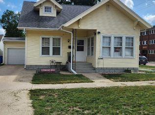 702 8th St, Sheldon, IA 51201