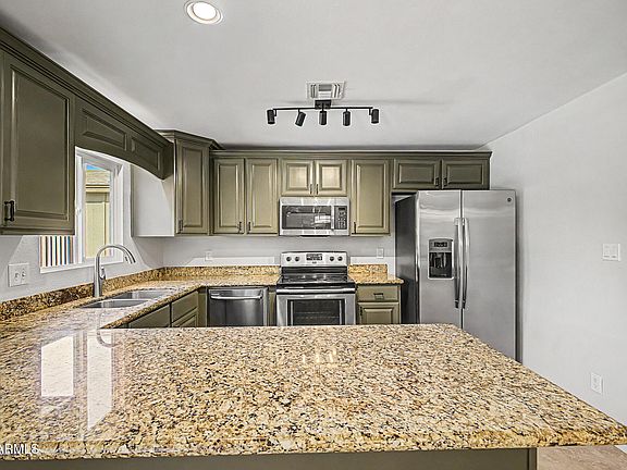 5th image of 3948 E Hillery Drive