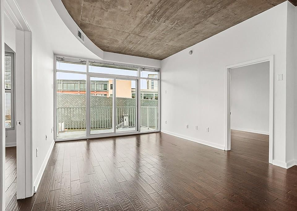 1st image of 250 Pharr Rd #409