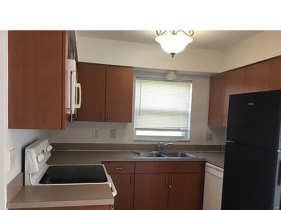 3rd image of 4338 Hargrave St
