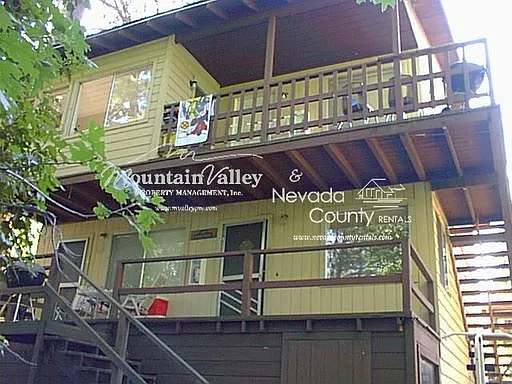 405 Marshall St photo 1
