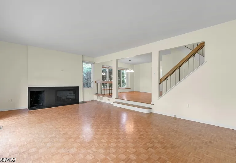 10 Shelley Pl — Photo 11