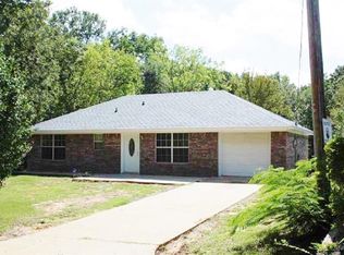 1713 W 10th St, Mount Pleasant, TX 75455