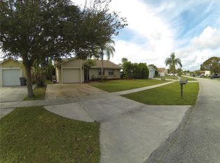 9138 Bedford Dr, Boca Raton, FL 33434