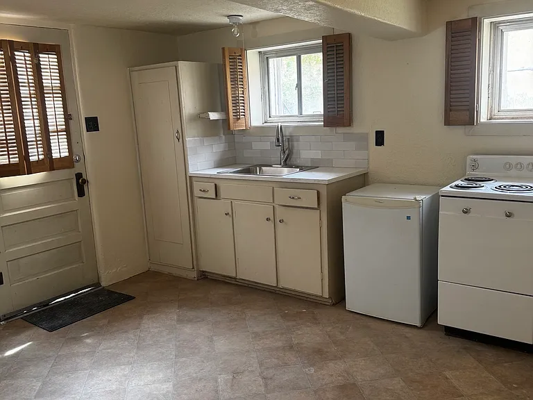 317 Dartmouth Dr SE — Photo 24