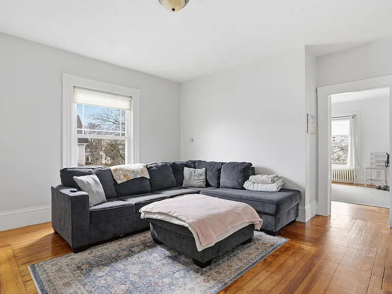 747 Union St #2 — Photo 6