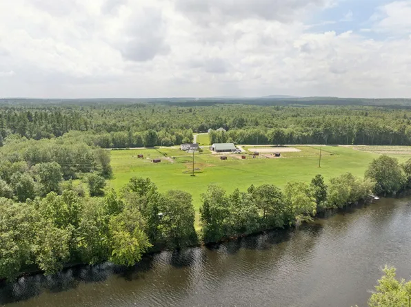 305 River Road, Hollis, ME 04042