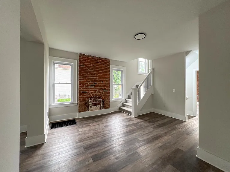 927 S Champion Ave #927 — Photo 8