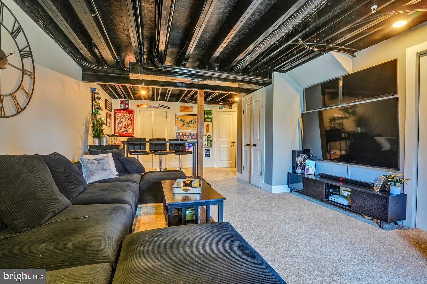 3 bed, 4.0 bath, 2000 sqft, $3,000 — Photo 2