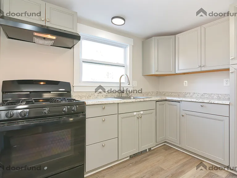 377 Union Ave #9 — Photo 3
