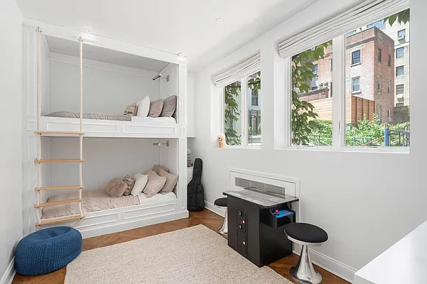 Rented by Douglas Elliman | media 29