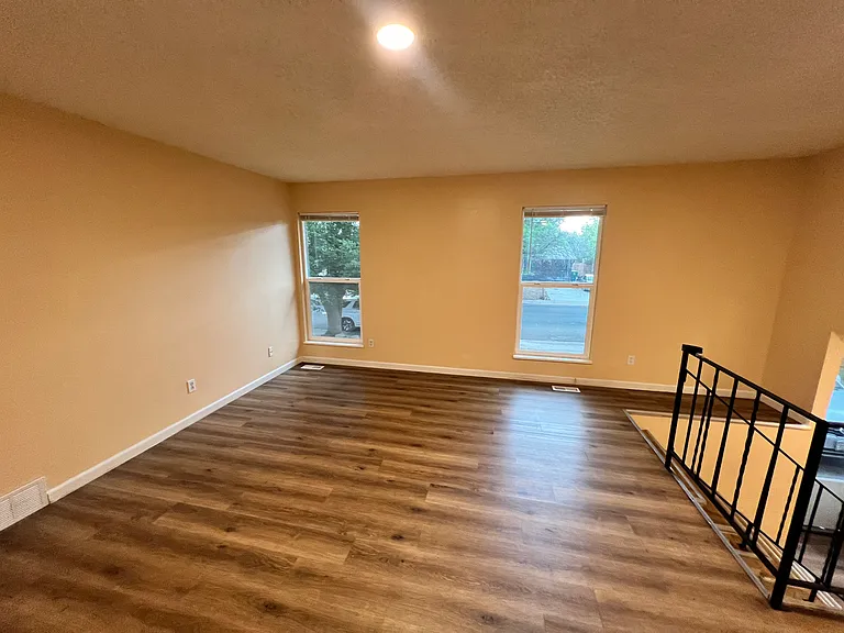 1579 S Salida Way — Photo 4