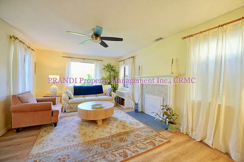 3 bed, 1.0 bath, 1217 sqft, $5,300 — Photo 3