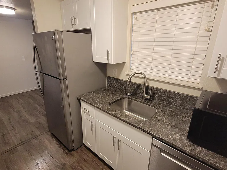 5476 SW Alger Ave #C8 — Photo 3