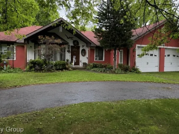 16435 Millar Rd, Clinton Township, MI 48036