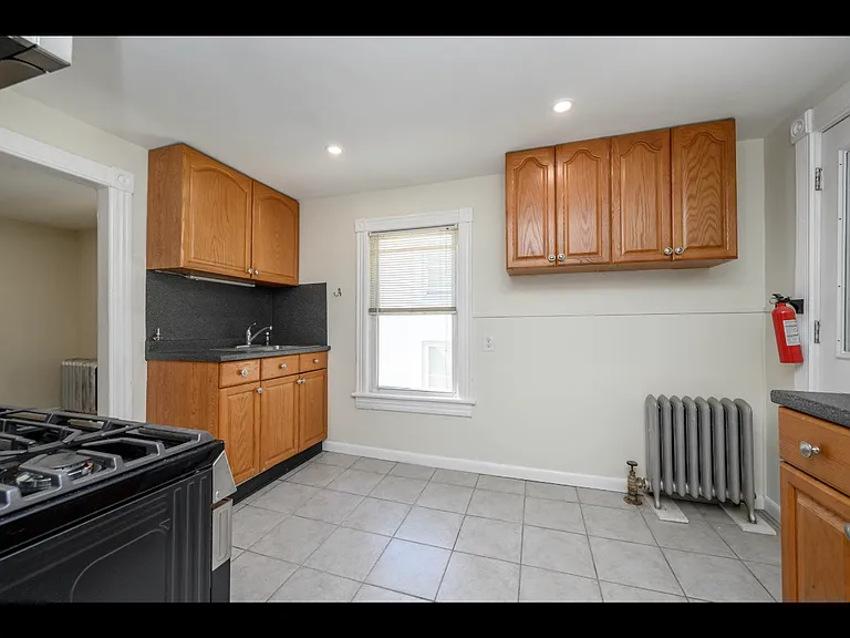 230 John St #2 — Photo 27