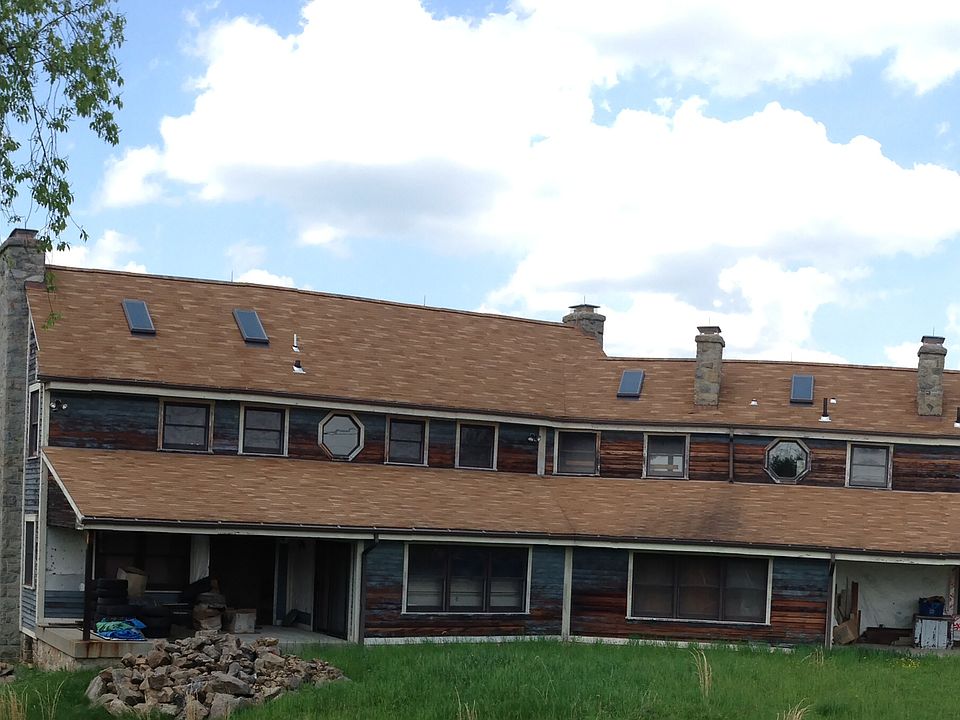 2nd image of 1040 Apple Hill Ln