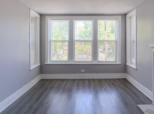 535 E 67th St #2, Chicago, IL 60637
