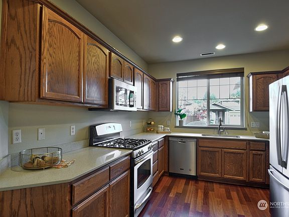4th image of 4835 Bend Drive NE