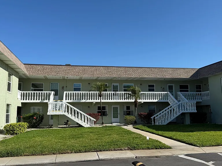 1250 S Pinellas Ave #802 — Photo 2
