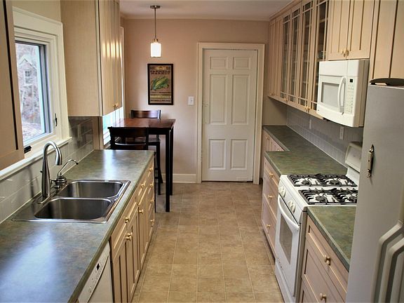 4th image of 5201 Green Valley Dr