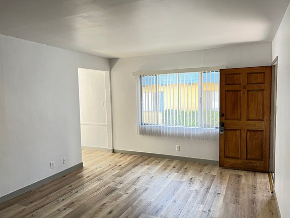 3rd image of 834 Austin Ave #4-4-AUSTIN