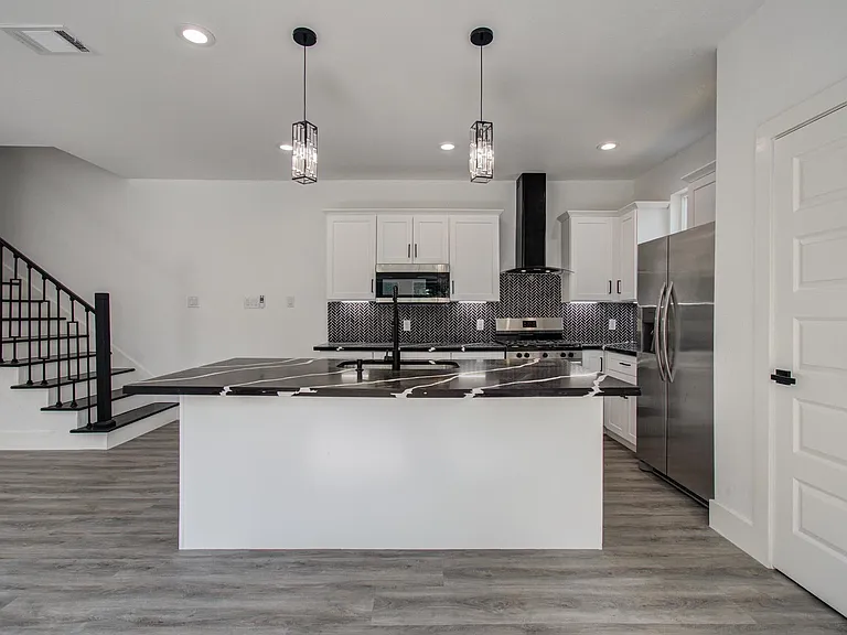 6531 Rosemary Ln #B — Photo 8