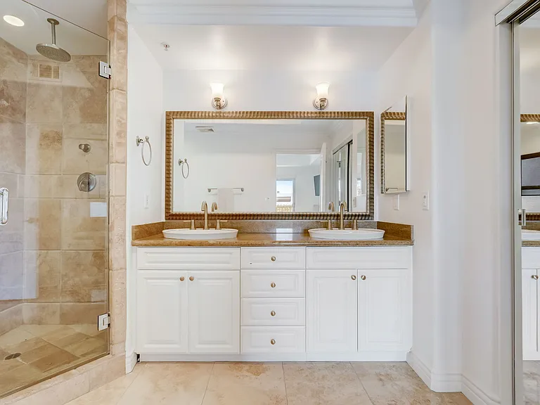 1741 S Bentley Ave #5 — Photo 14