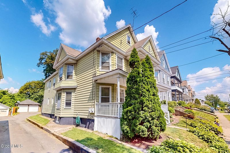 3rd image of 305-307 Furman Street