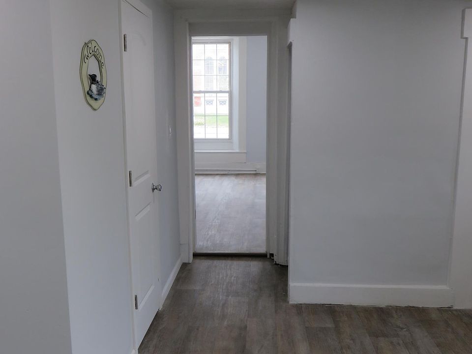 143 1/2 E Main St, Centerville, IN 47330 Zillow