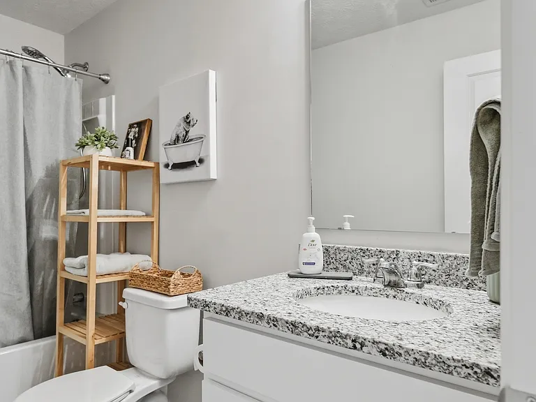 1018 Louise Dr — Photo 35