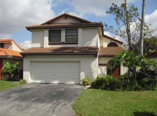 6305 NW 173rd Ln, Hialeah, FL 33015