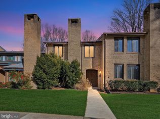 5753 Waters Edge Landing Ln, Burke, VA 22015