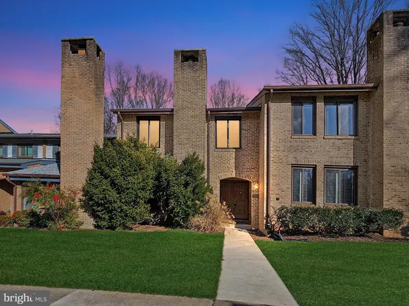 5753 Waters Edge Landing Ln, Burke, VA 22015