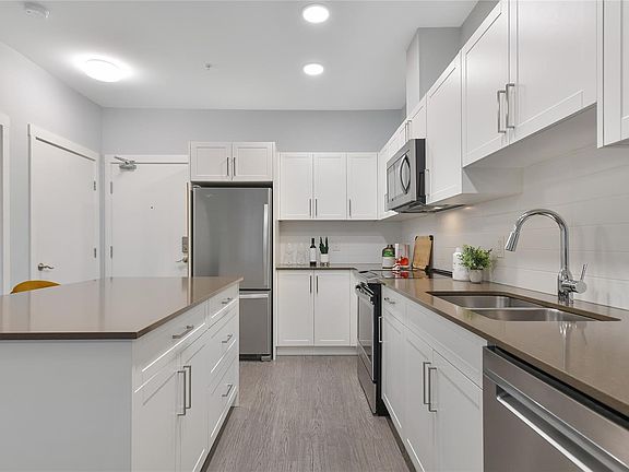 3rd image of 2843 Jacklin Rd #406