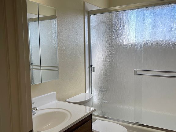 4th image of 661 Baden Ave APT 4