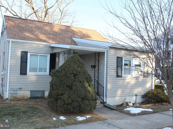 270 E 2nd St, Hummelstown, PA 17036