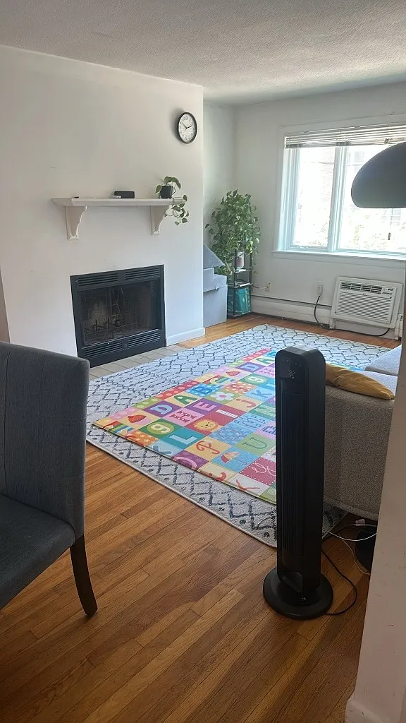 1 bed, 9999 sqft, $2,300 — Photo 1