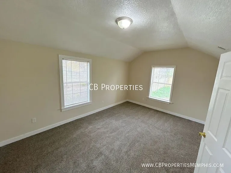 4376 Willow Rd — Photo 5