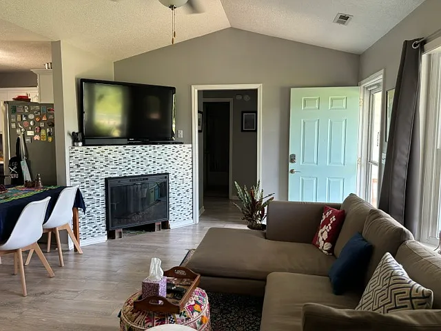 142 Reems Creek Rd — Photo 13