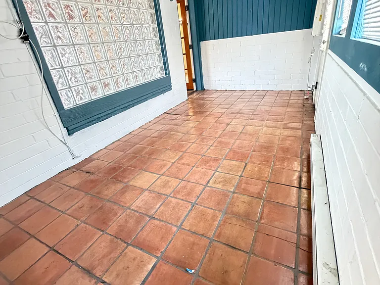 1027 E Blanton Dr — Photo 7