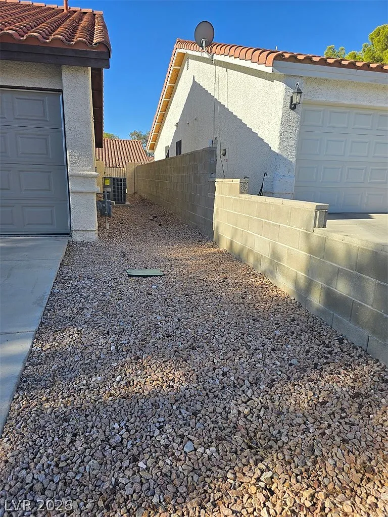 2 bed, 2.0 bath, 1250 sqft, $1,850 — Photo 2