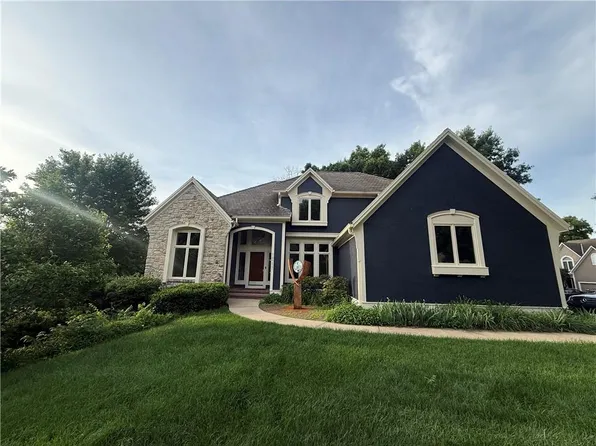 14517 W 49th St, Shawnee, KS 66216